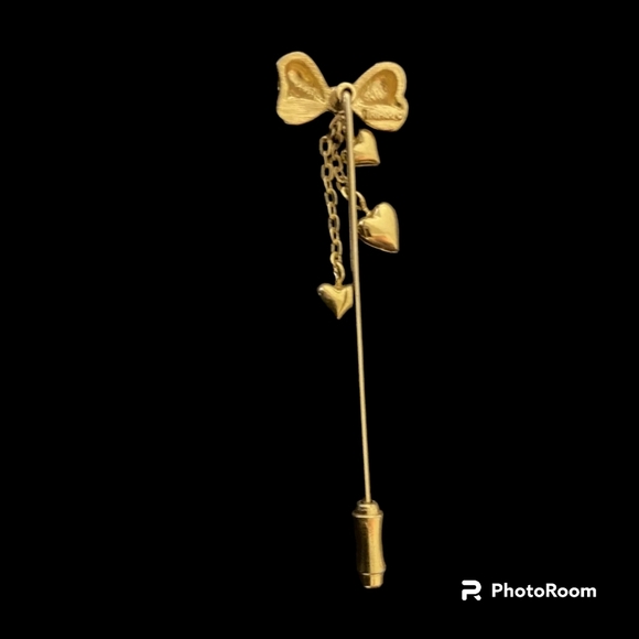 Trifari Vintage 80's Ribbon Bow with Dangling Hearts Gold Tone Stick Pin - Picture 2 of 6